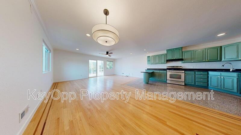 651 University St - Photo 6 of 35