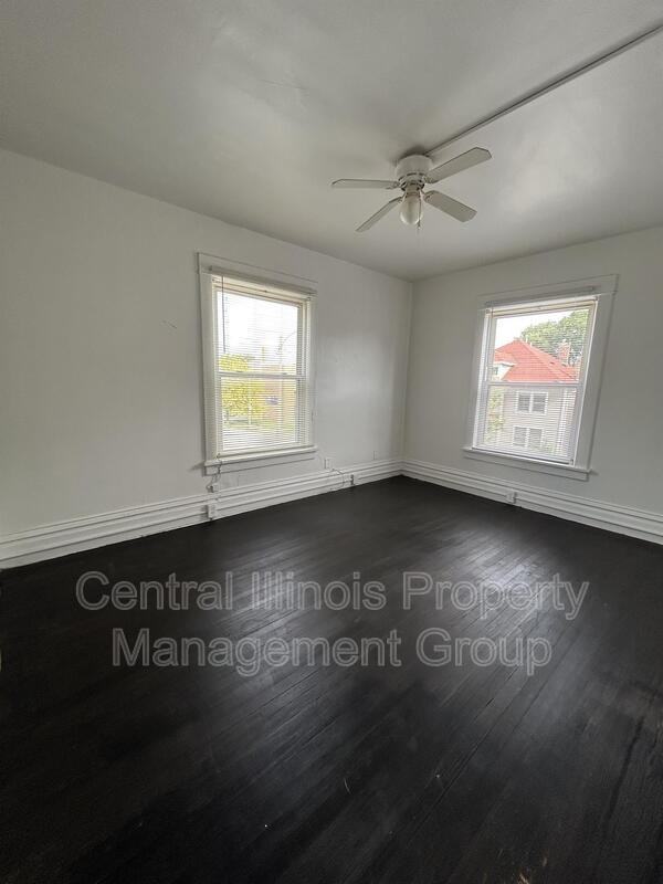 403 E Monroe St #2 - Photo 7 of 15