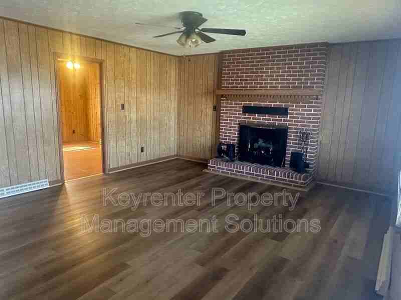 55 Sunset Blvd - Photo 5 of 46