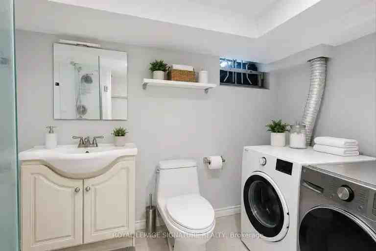152 Parliament St - Photo 4 of 13