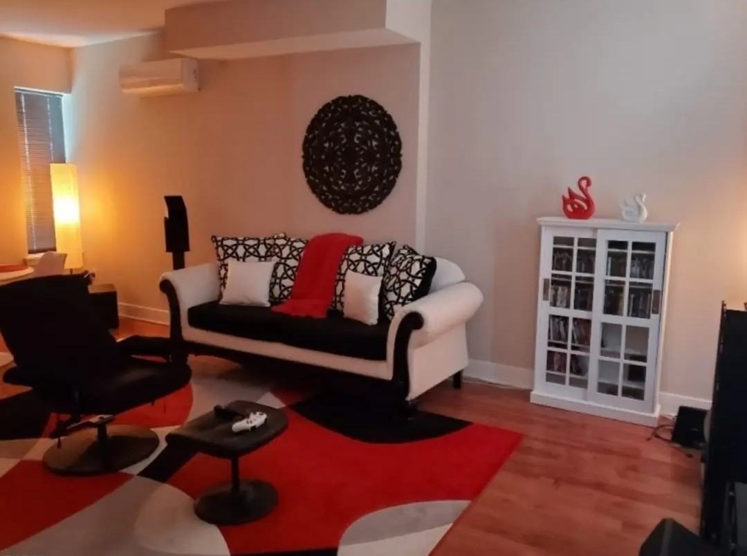 110 N Stockton St #B - Photo 3 of 5