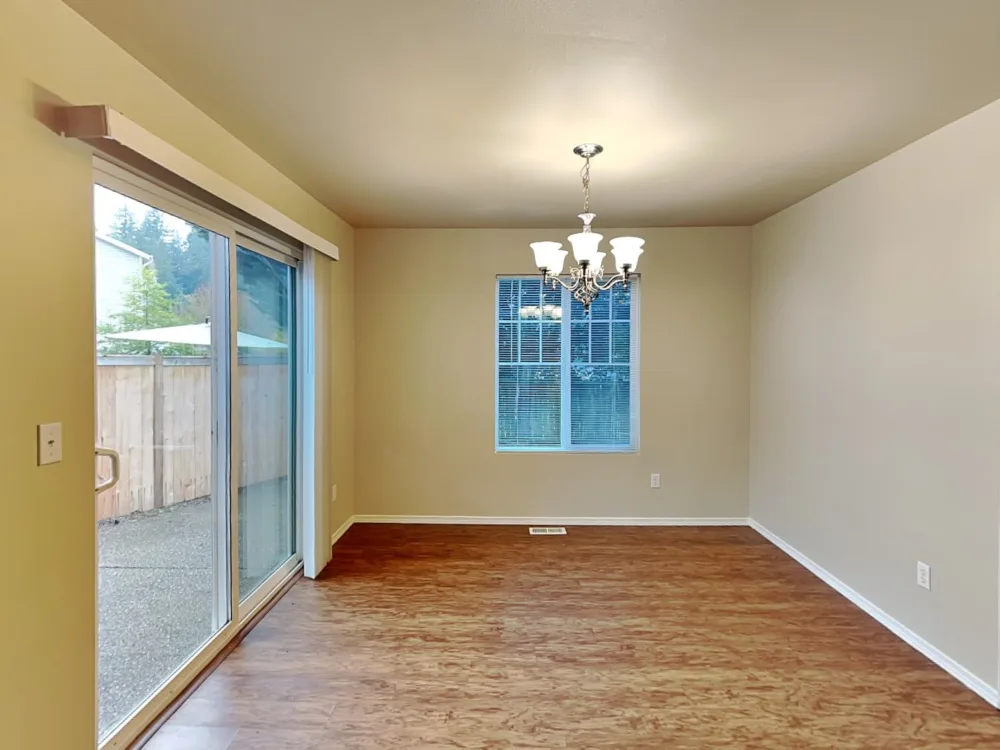 14687 Ravenwood Rd Se #NA - Photo 4 of 9