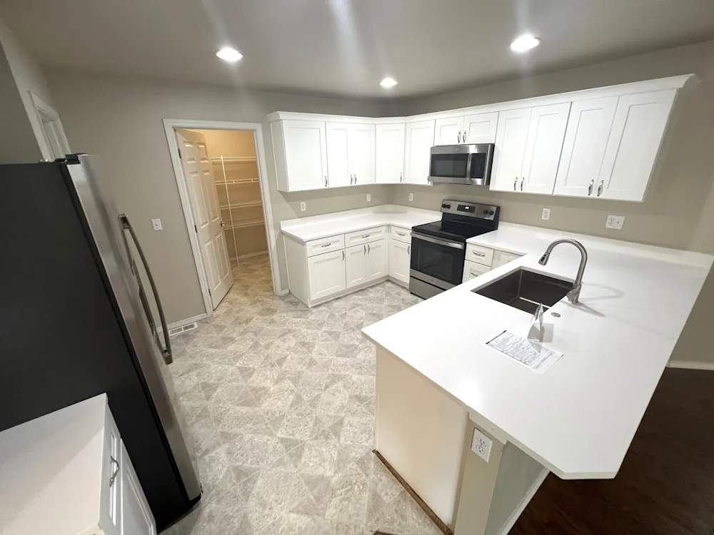 14687 Ravenwood Rd Se #NA - Photo 6 of 9