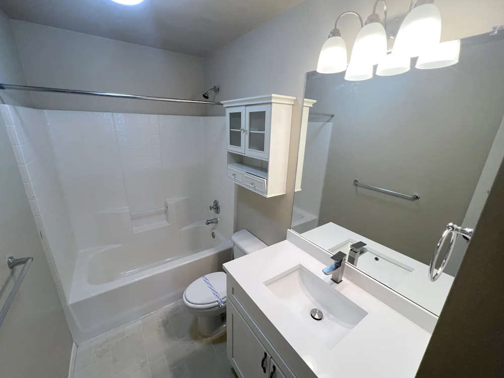 14687 Ravenwood Rd Se #NA - Photo 7 of 9