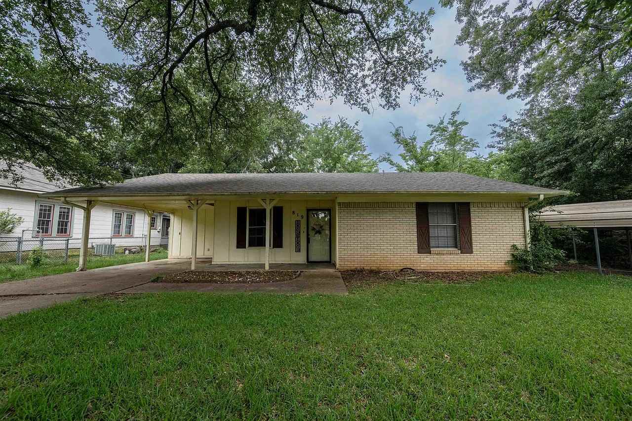 819 Carlisle Drive - Photo 2 of 25