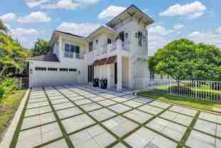 216 Nw 11th St - Photo 1 of 1
