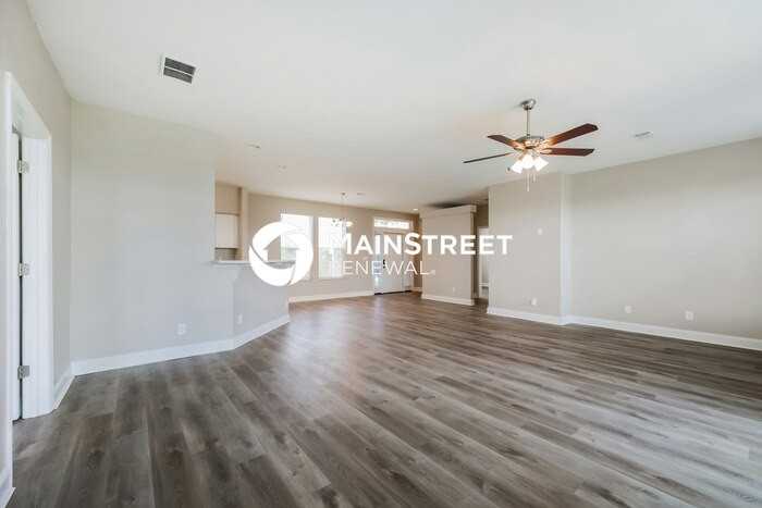 3202 6th St W - Photo 2 of 16