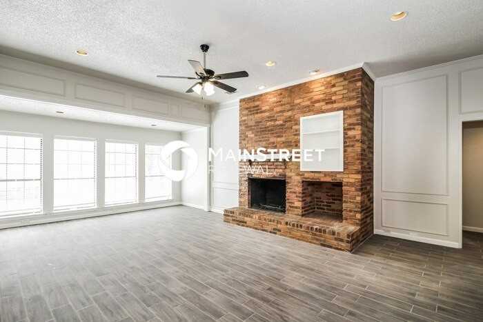 2102 Monterrey Pl - Photo 4 of 15