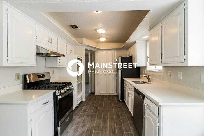 2102 Monterrey Pl - Photo 5 of 15