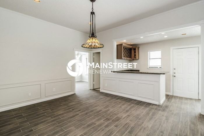 2102 Monterrey Pl - Photo 6 of 15