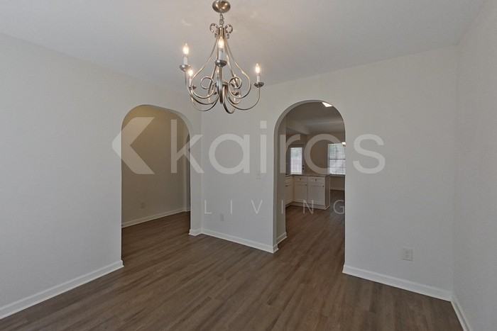 710 Park Ln - Photo 2 of 24