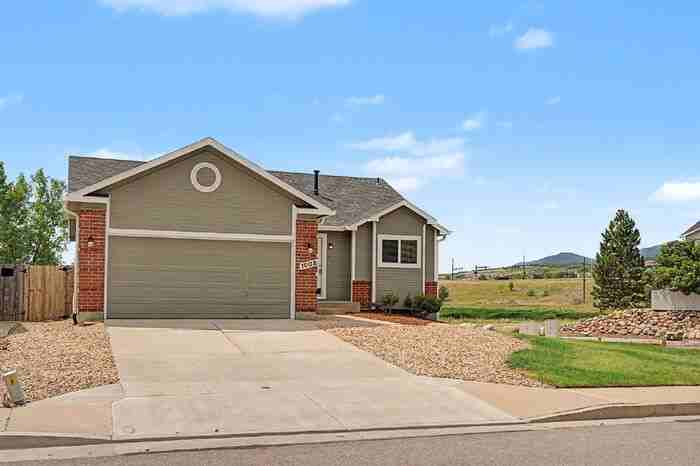 1005 Scarlet Oak Dr