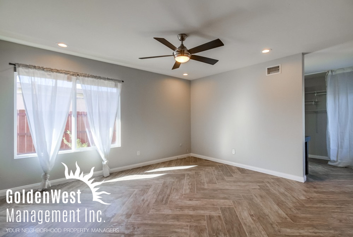 6767 Garber Ave - Photo 6 of 12