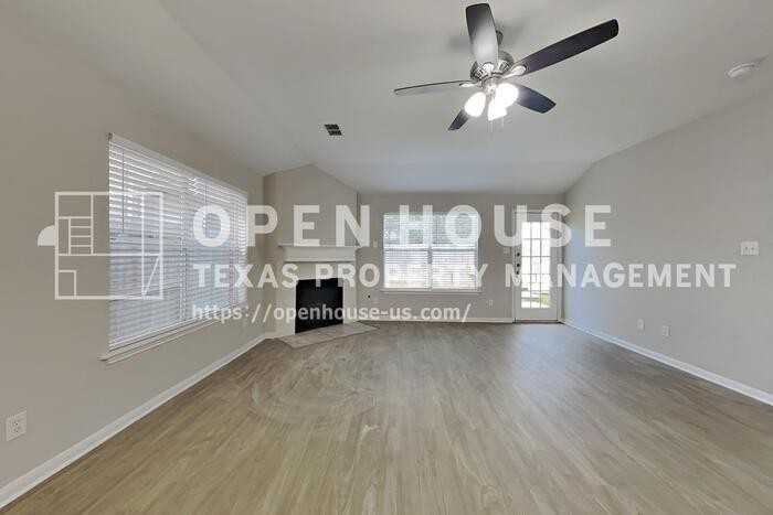 19110 Hayden Wood Dr - Photo 4 of 20
