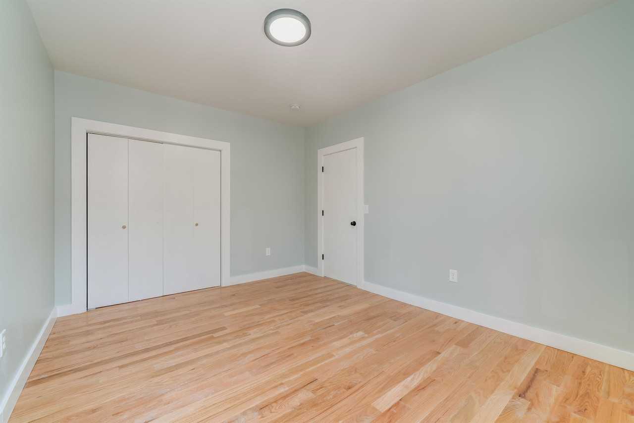 1137-1139 Summit Ave - Photo 6 of 12