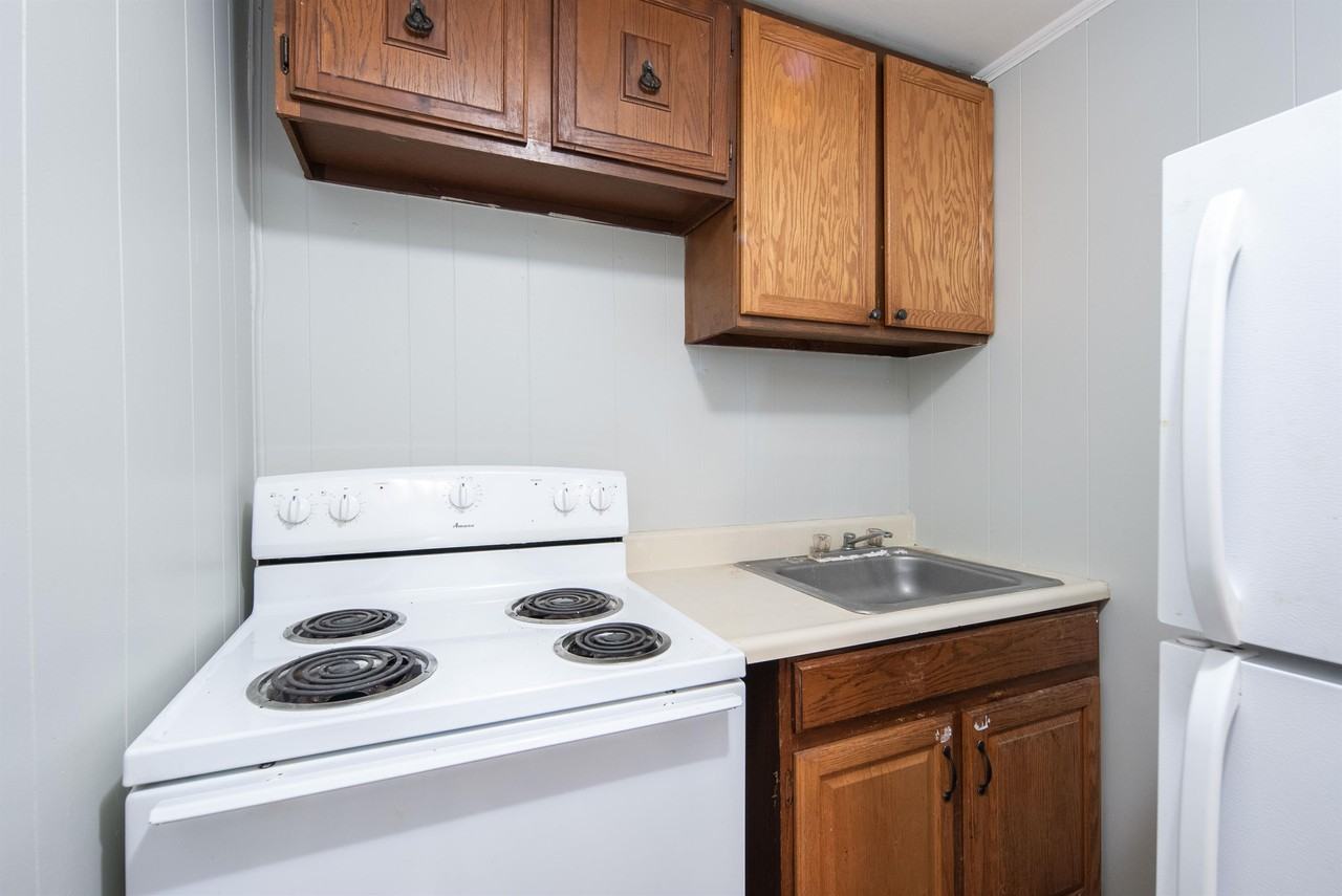 236 Saratoga Street - Photo 3 of 19
