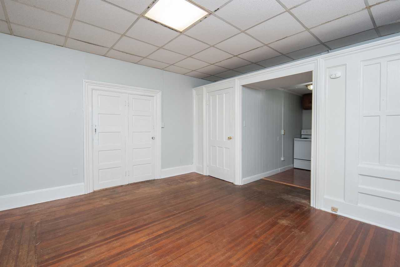 236 Saratoga Street - Photo 4 of 19