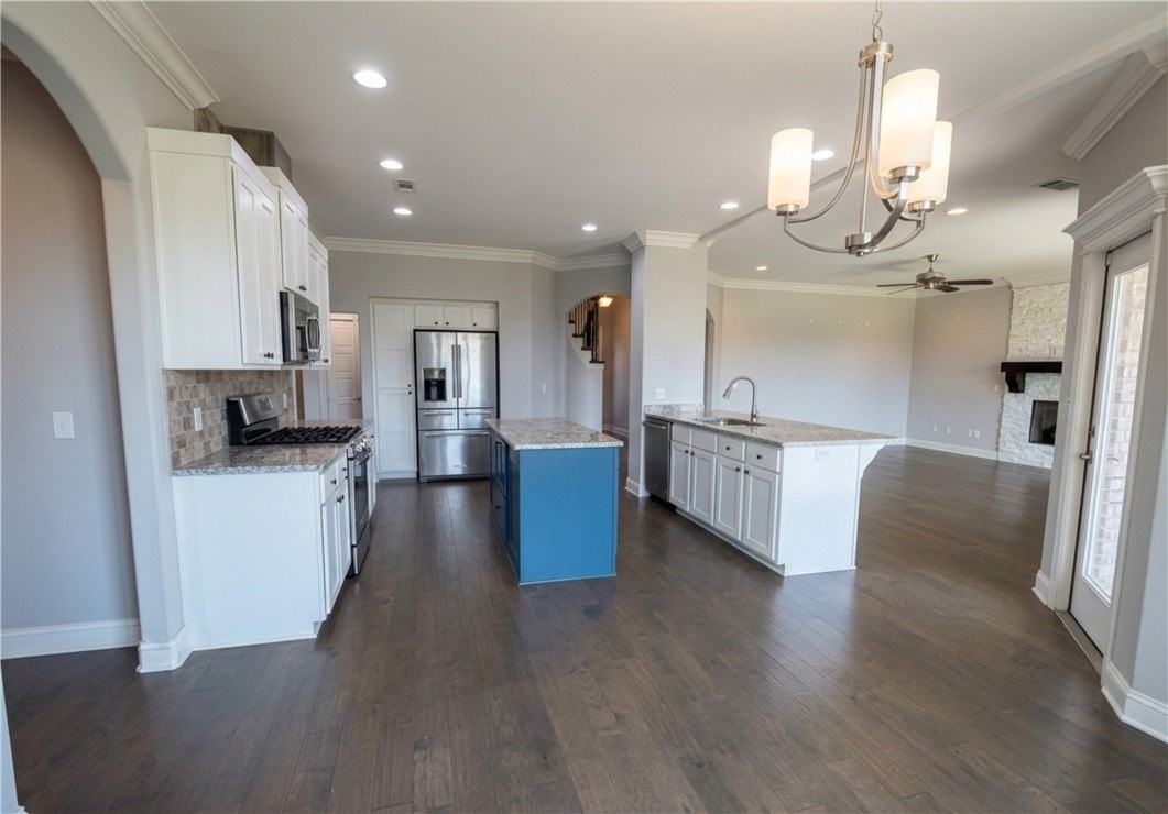 2012 W Gilligan Ave - Photo 7 of 21