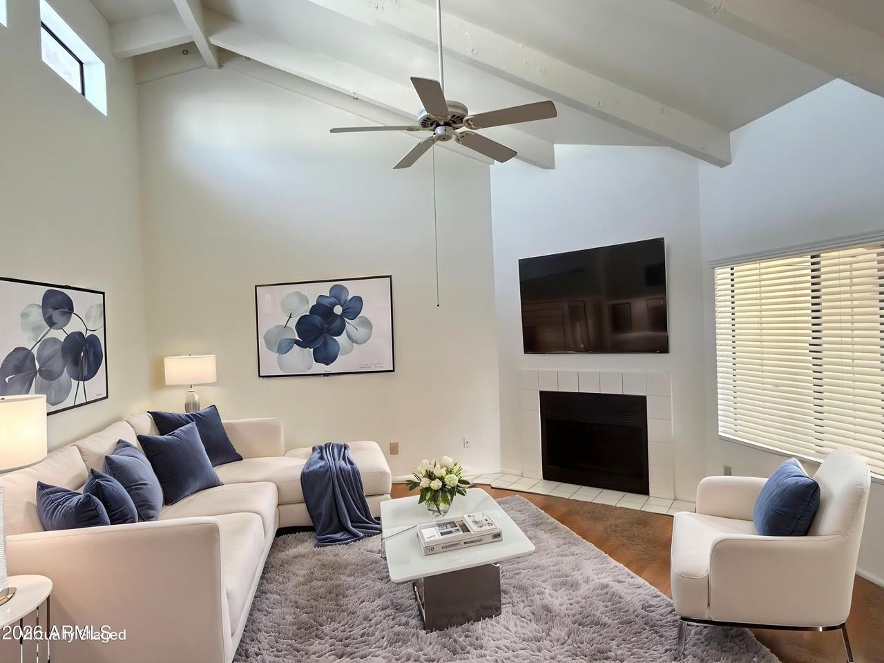 1017 E Maryland Ave #213 - Photo 5 of 21