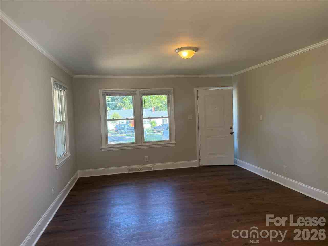 508 Eastside Dr - Photo 2 of 9