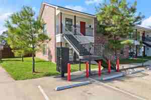 featured image of 10799 Florida Blvd