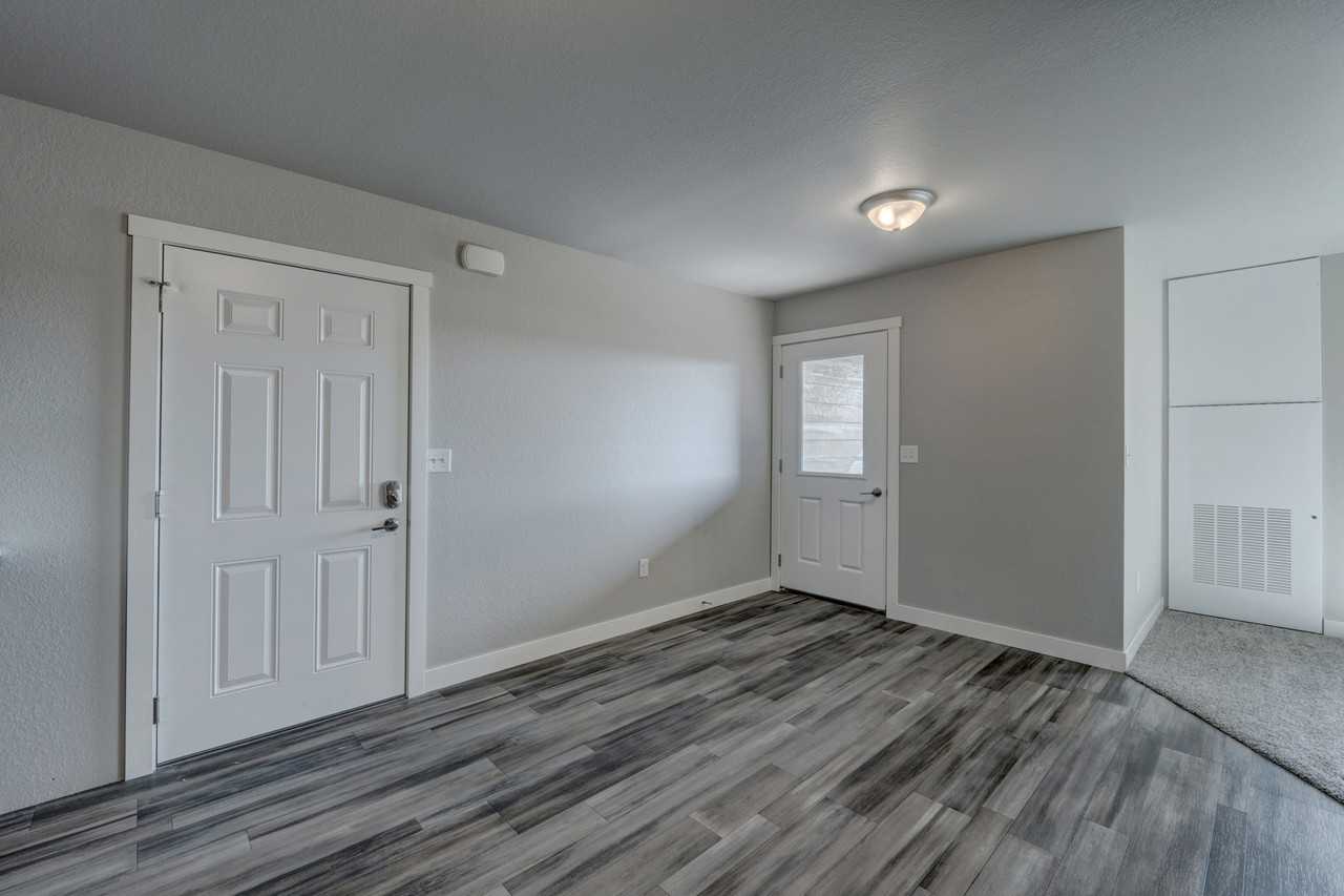 4823 5th Street - Photo 3 of 50