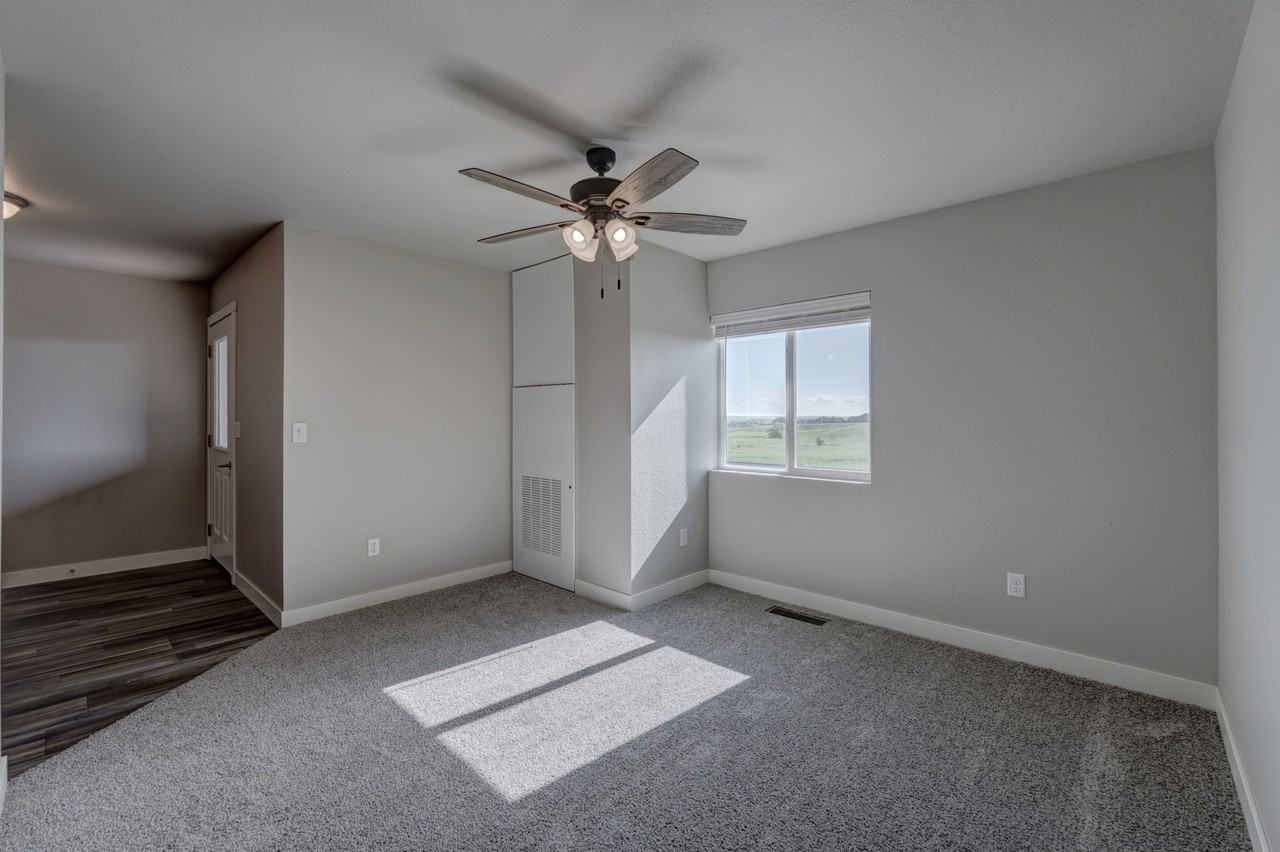 4823 5th Street - Photo 4 of 50