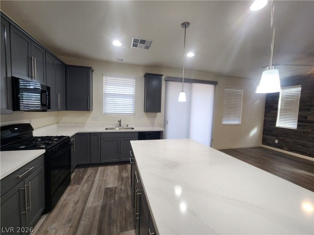10486 Mount Charleston Ave - Photo 5 of 30