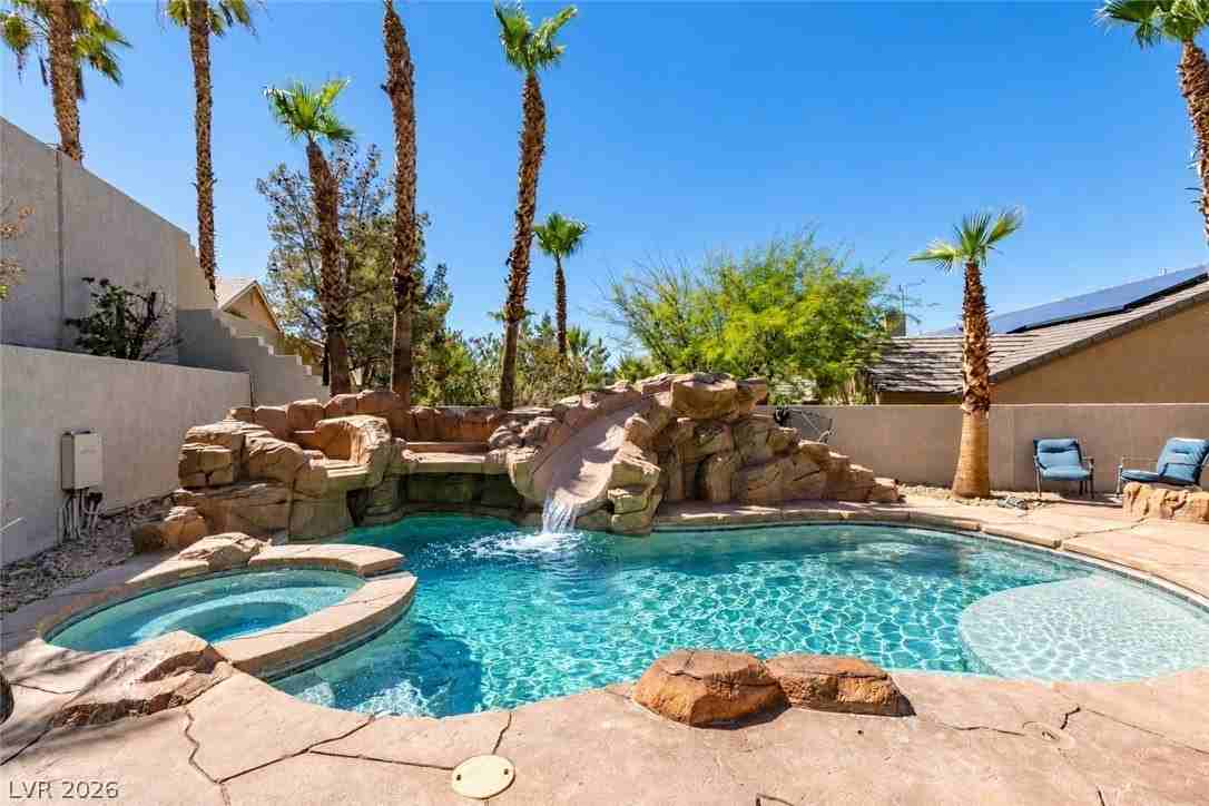 2504 Silver Beach Dr - Photo 3 of 50