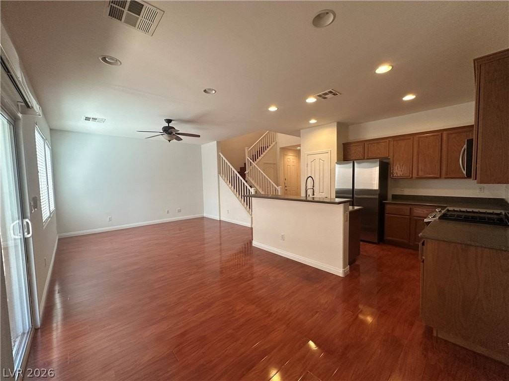 9761 Plane Tree Ct - Photo 4 of 41