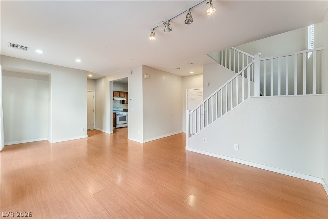 6335 Blushing Willow St - Photo 7 of 32