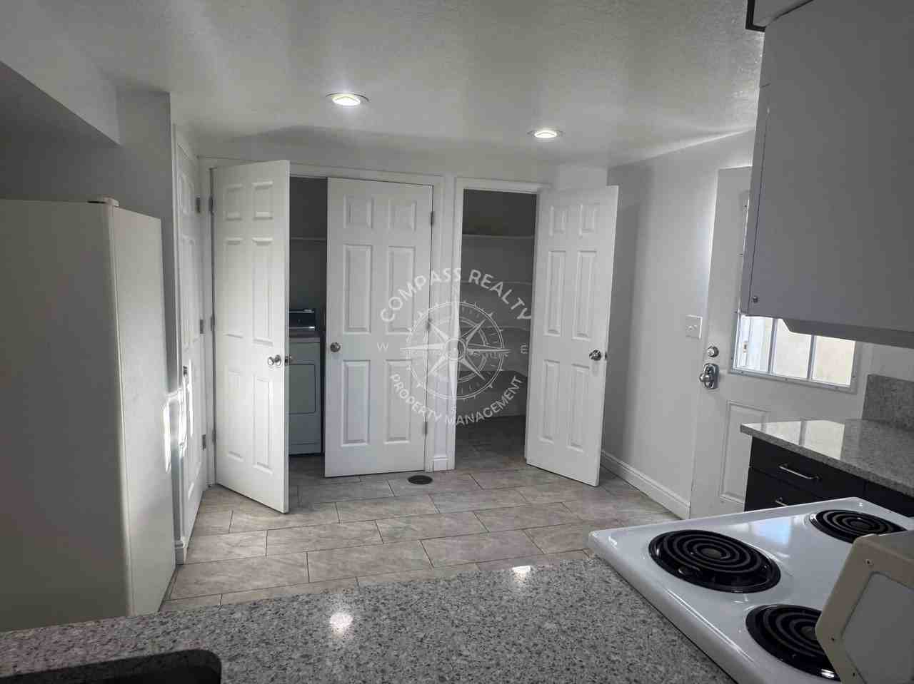545 Canyon Way - Photo 2 of 14