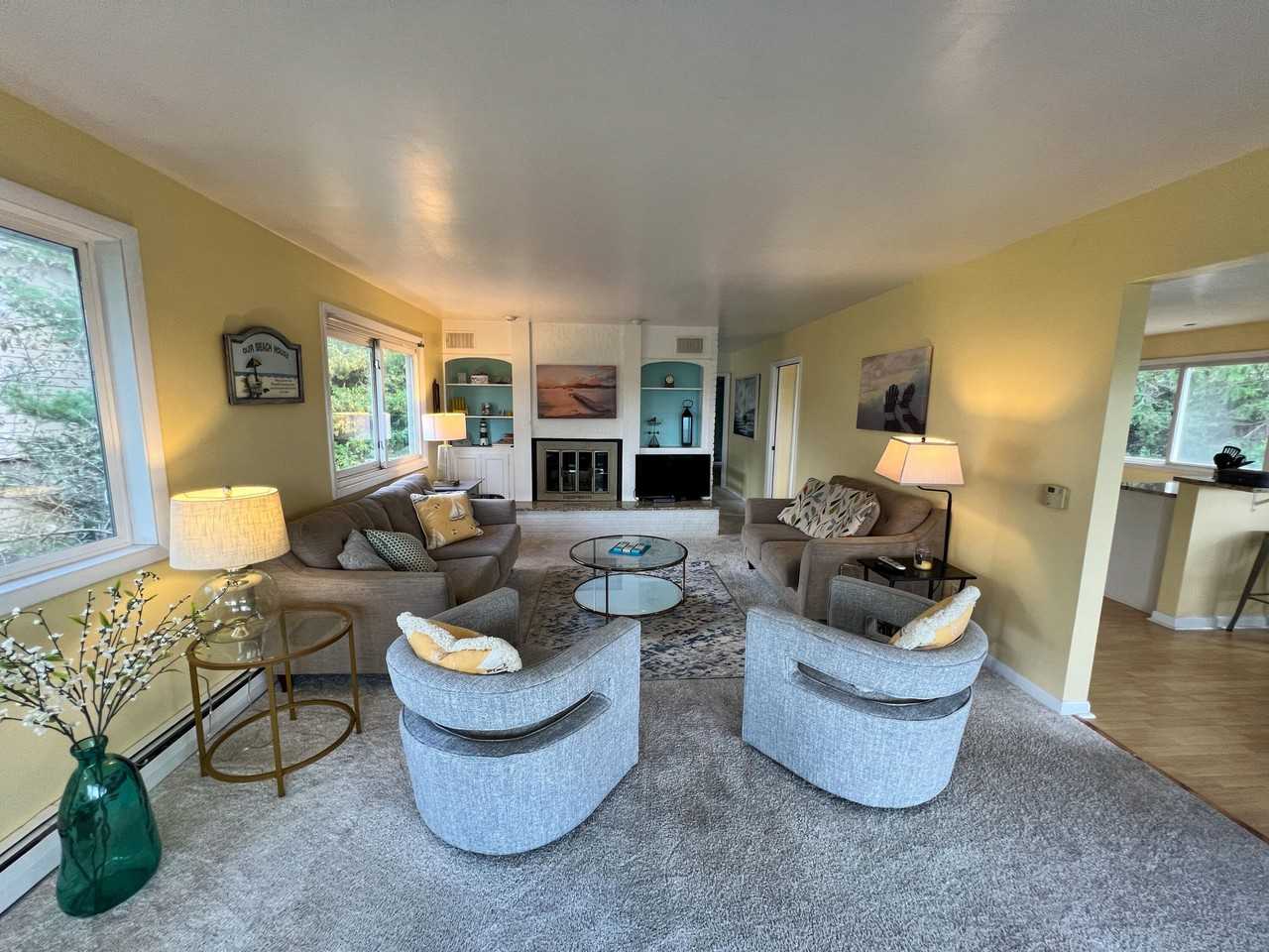 9306 Whispering Sands Dr - Photo 5 of 32