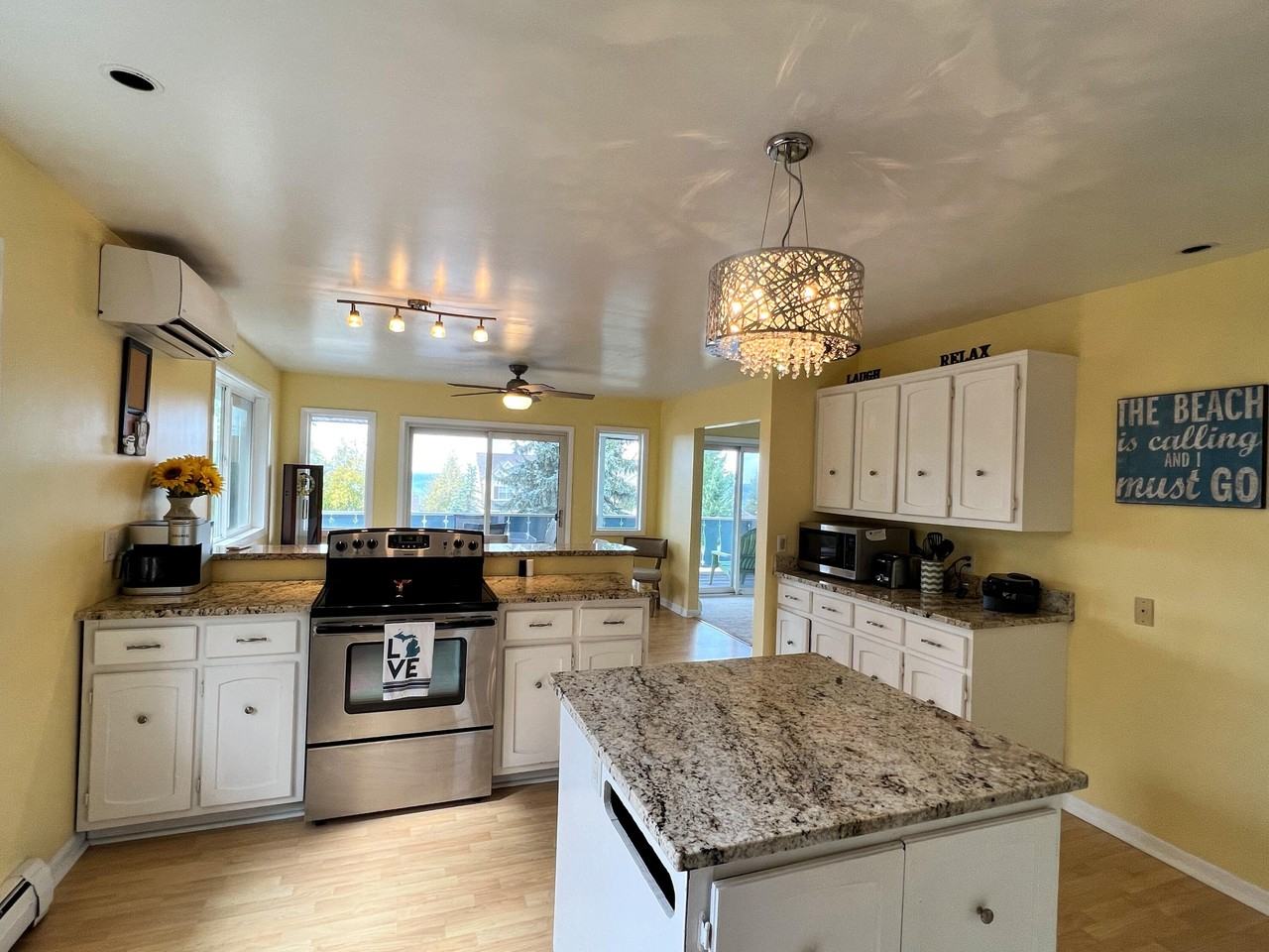 9306 Whispering Sands Dr - Photo 6 of 32