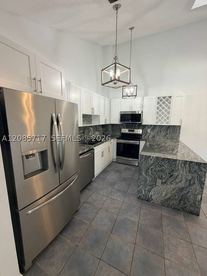 1350 Periwinkle Pl #0 - Photo 5 of 17