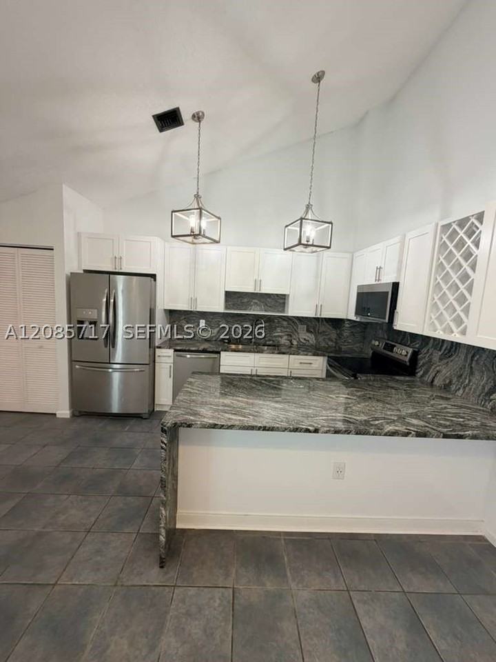 1350 Periwinkle Pl #0 - Photo 6 of 17