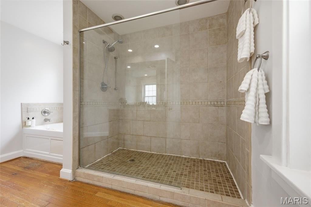 7385 Arlington Dr - Photo 3 of 50