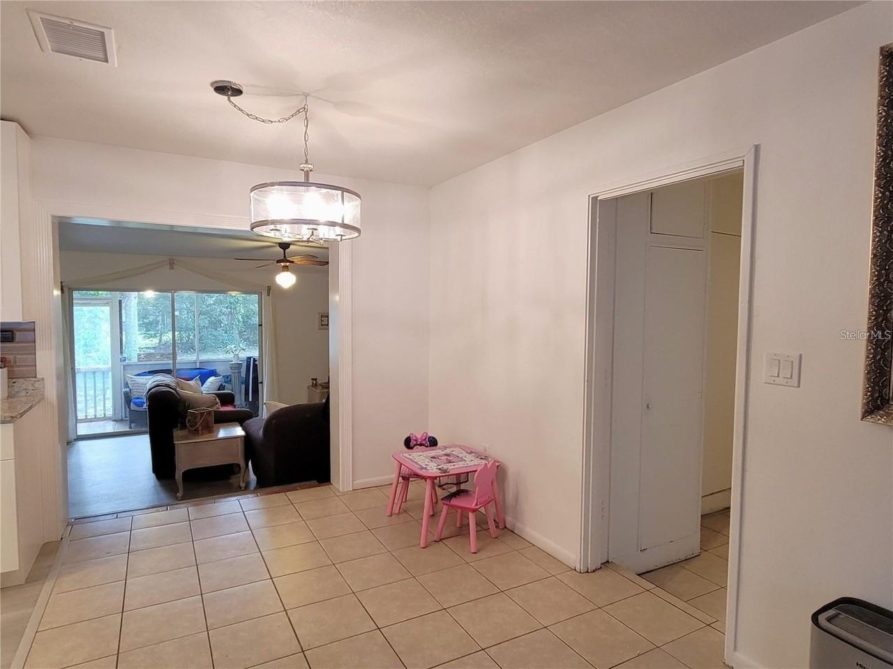 906 E Wisconsin Ave - Photo 5 of 32