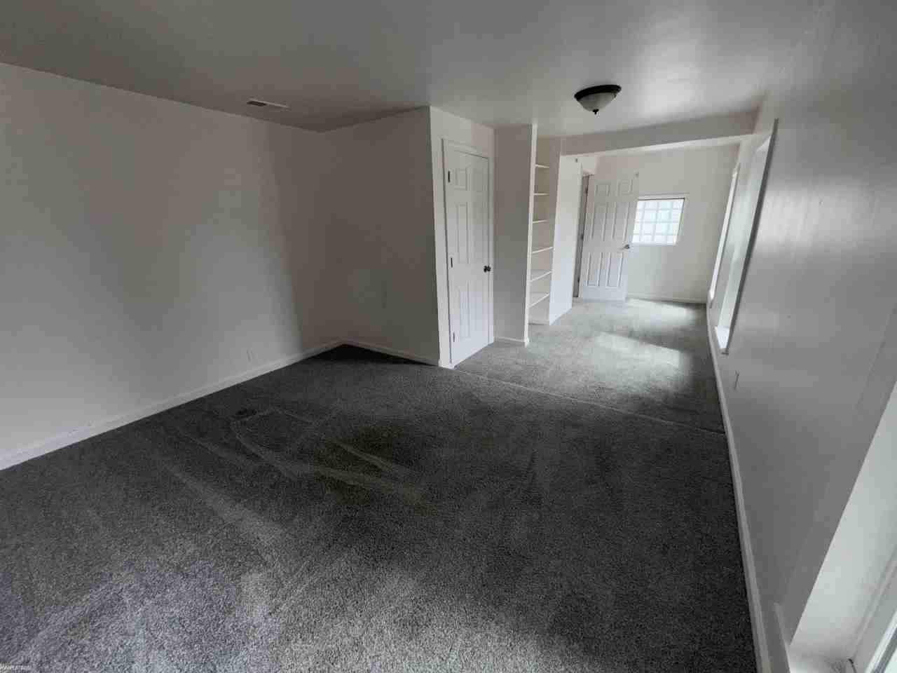 823 Beard St - Photo 2 of 6
