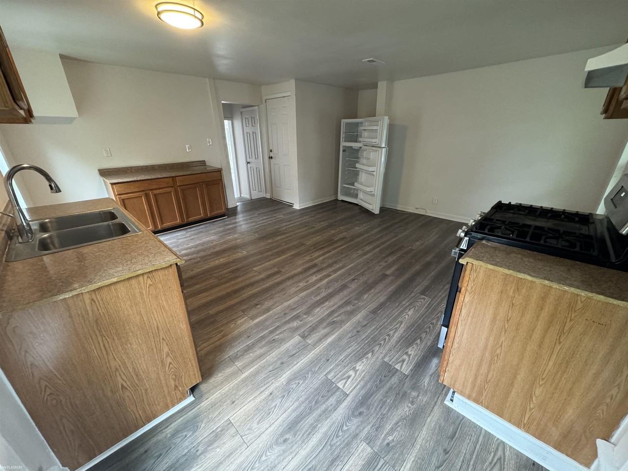 823 Beard St - Photo 4 of 6