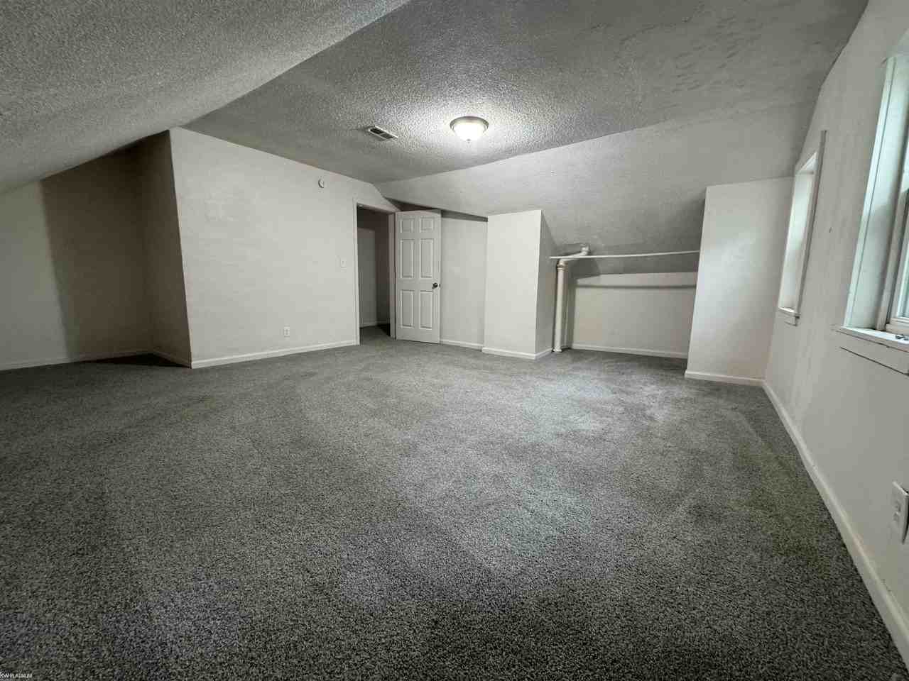 823 Beard St - Photo 5 of 6