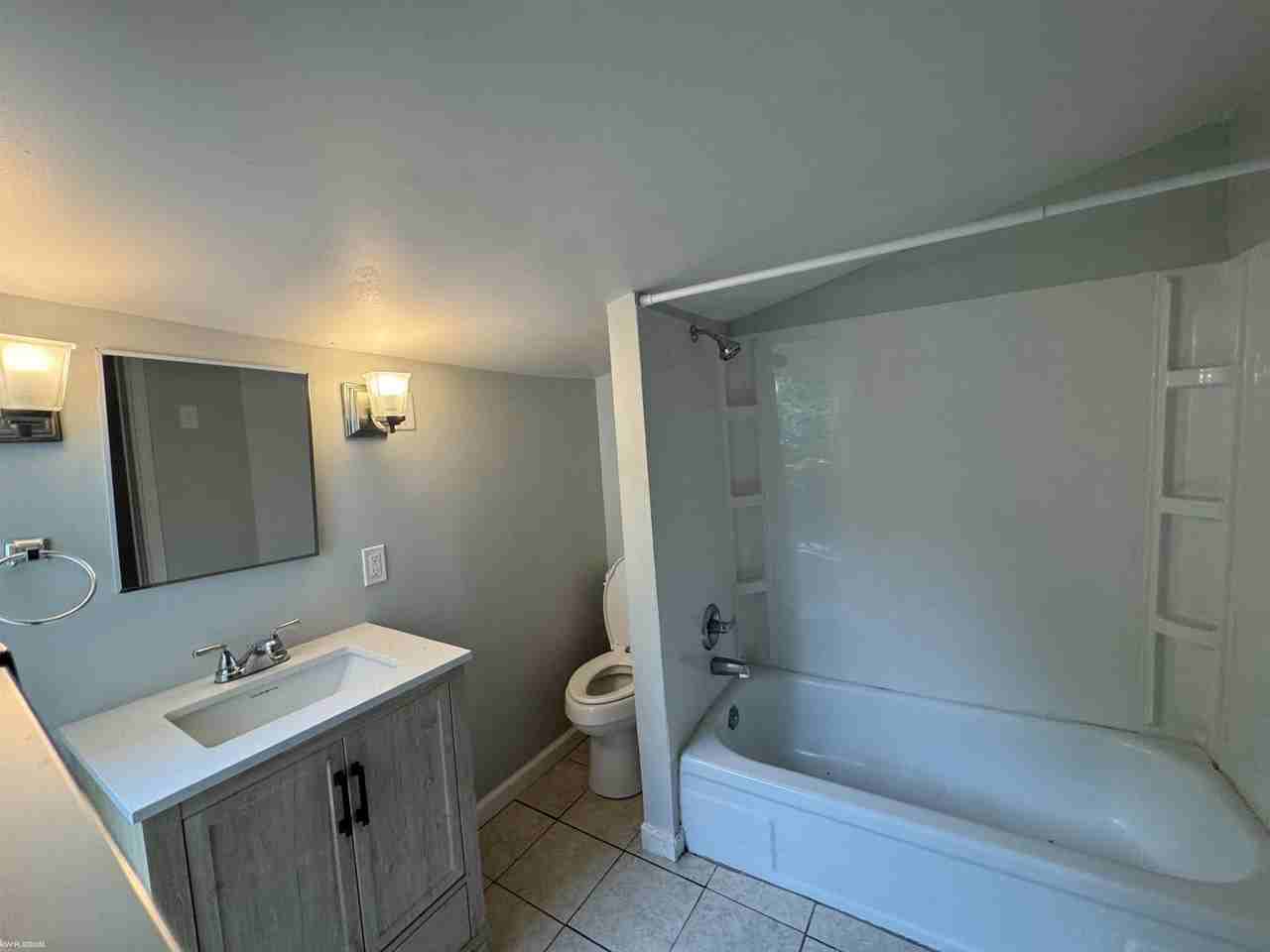 823 Beard St - Photo 6 of 6