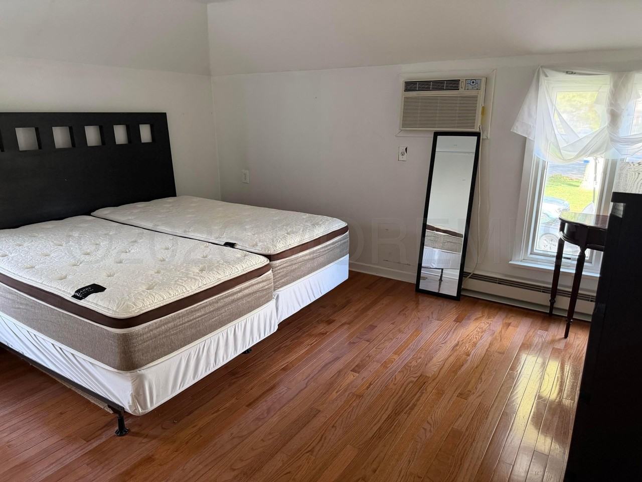 322 Wells Ave - Photo 3 of 16