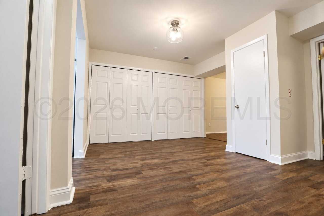 1405 Silver Ct - Photo 4 of 26