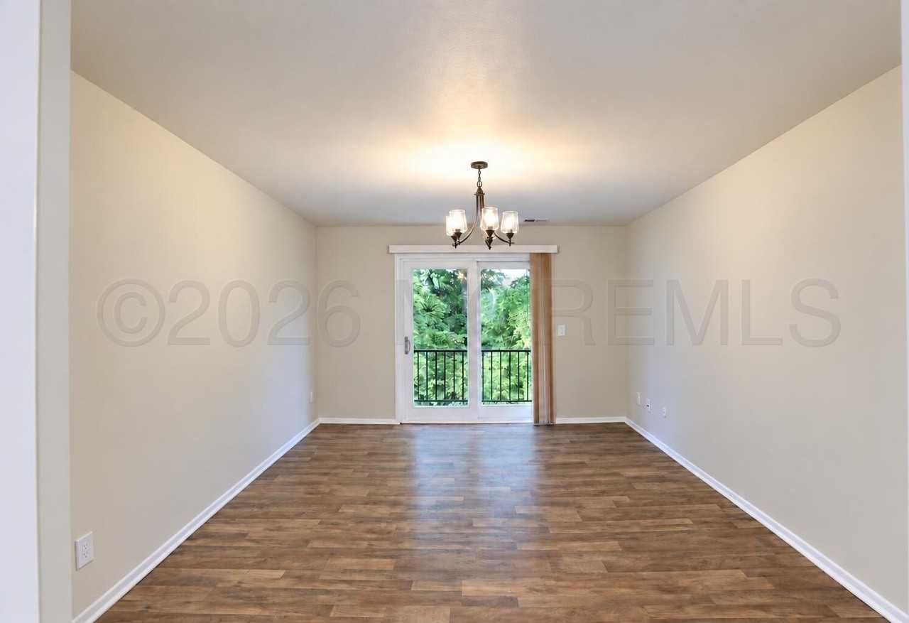 1405 Silver Ct - Photo 7 of 26