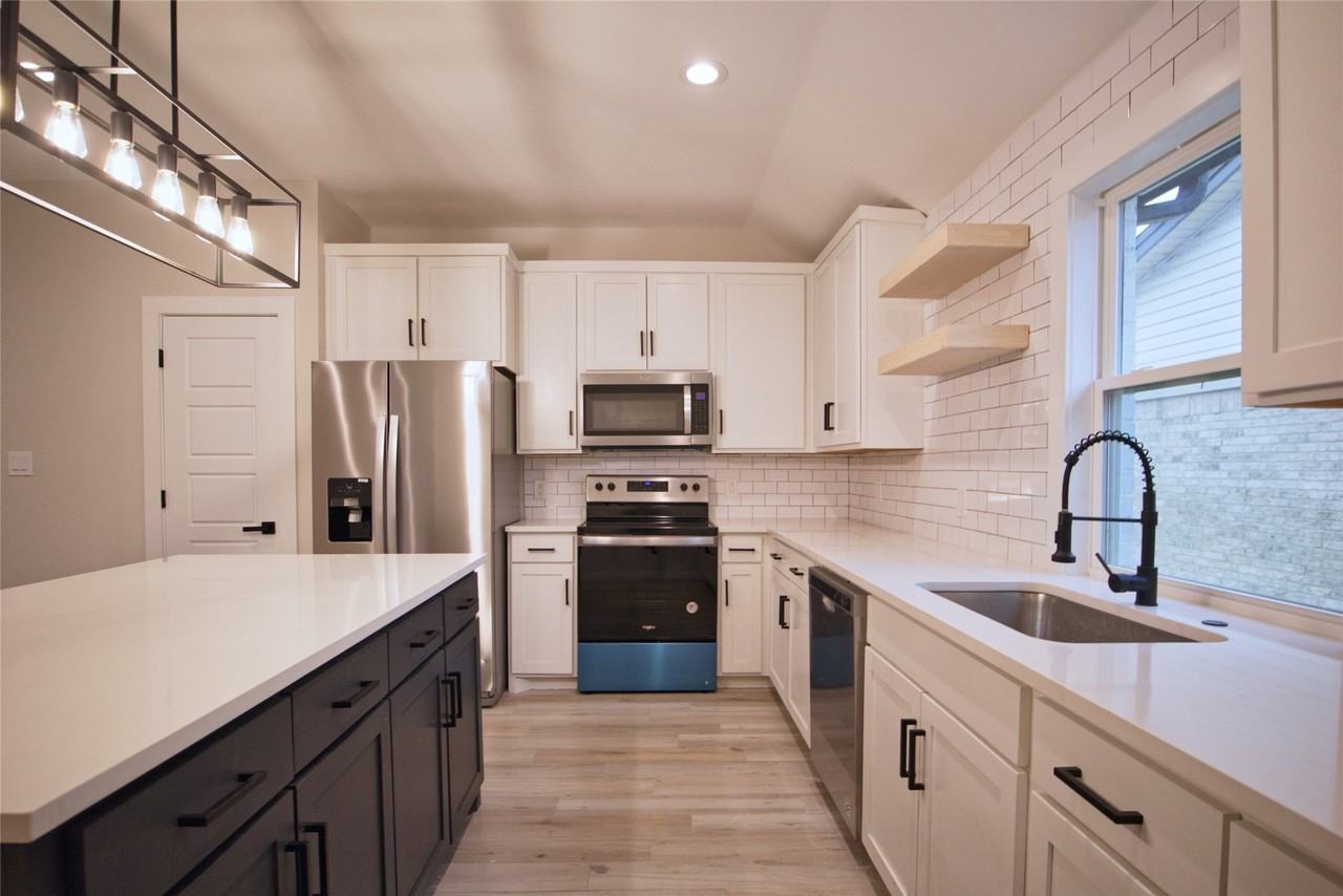 6576 Old Mill Cir - Photo 7 of 30