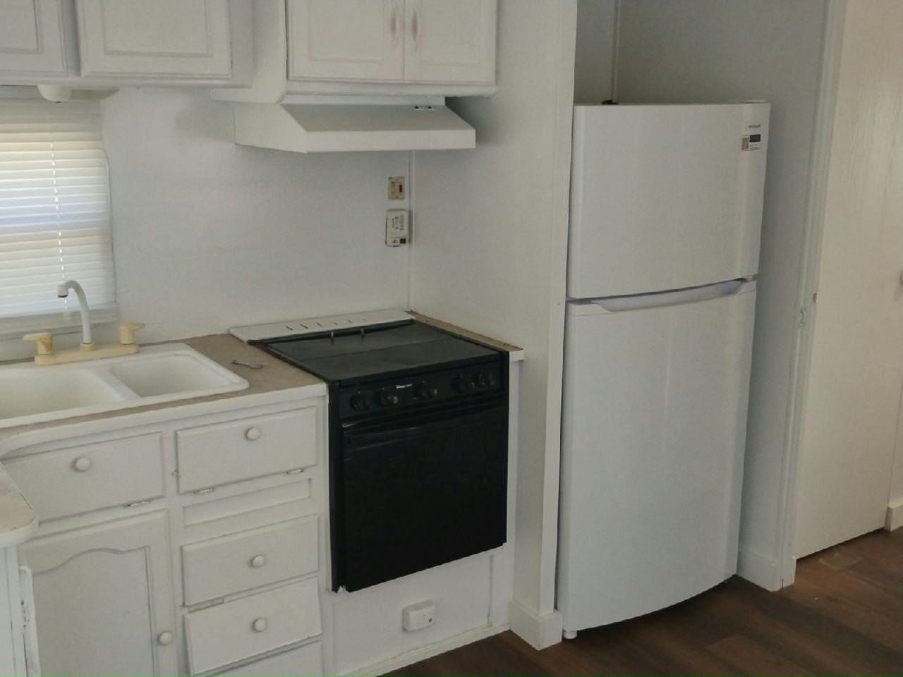 925 Ponce De Leon Blvd #24 - Photo 6 of 9