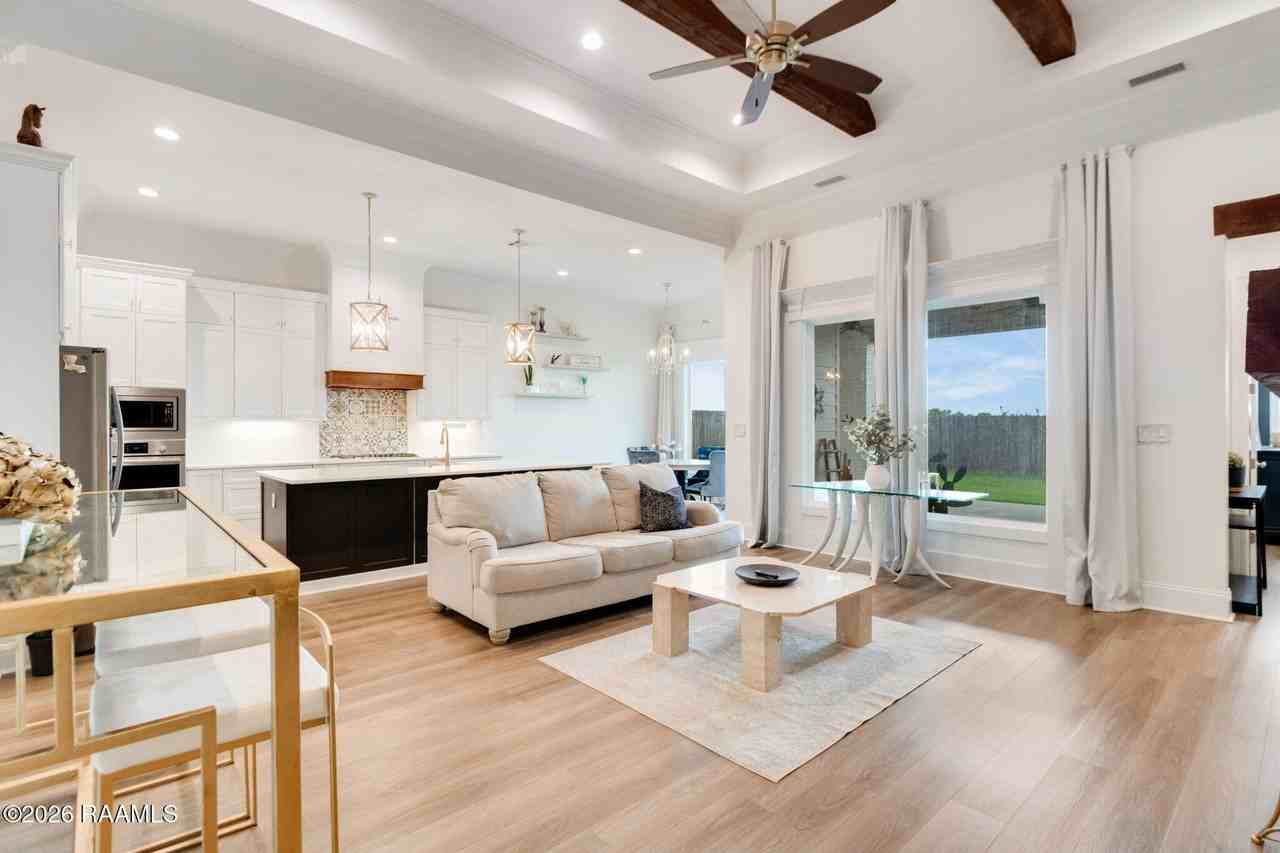 406 Last Quarter Dr - Photo 5 of 29