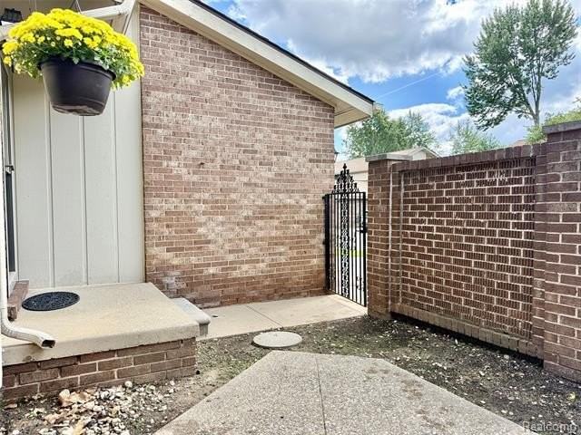 2852 Trailwood Dr - Photo 3 of 28