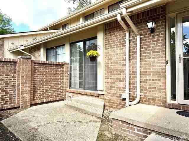 2852 Trailwood Dr - Photo 4 of 28